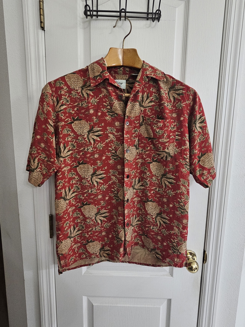 Men's Red Pineapple Print Short Sleeve Button-Down Shirt